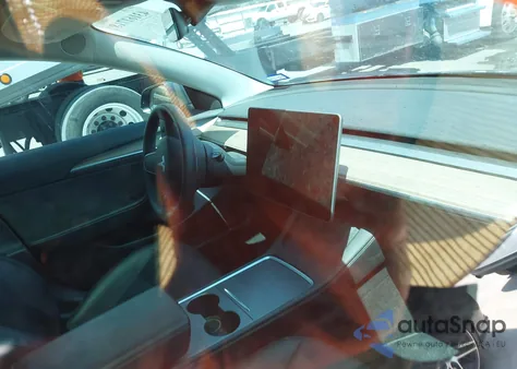 2023 Tesla Model 3 Long Range Dual Motor All-Wheel Drive z USA, uszkodzony, nr VIN 5YJ3E1EB4PF659757